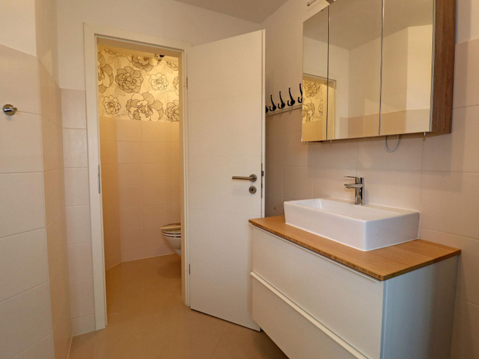 Bathroom 2, Ferienhaus Seeluft in Klein Labenz, Nordwestmecklenburg