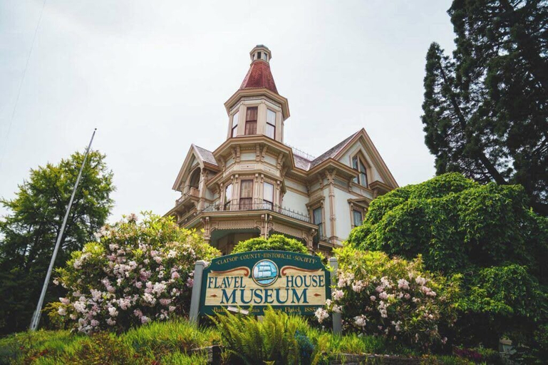 Room 5, Astoria 4BR Nr Riverwalk Fishing Coastal Views, Clatsop