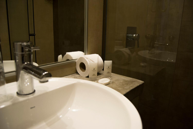 Bathroom 4, Hotel Florinda, n.a351