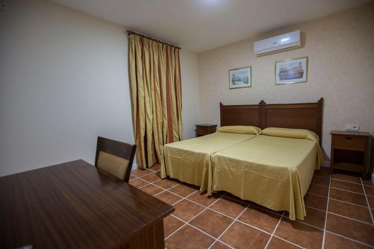 Bedroom 2, Hotel Carlos V by Vivere Stays, Cádiz