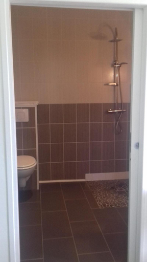 Bathroom 5, Cit’Hôtel La Résidence, Ain
