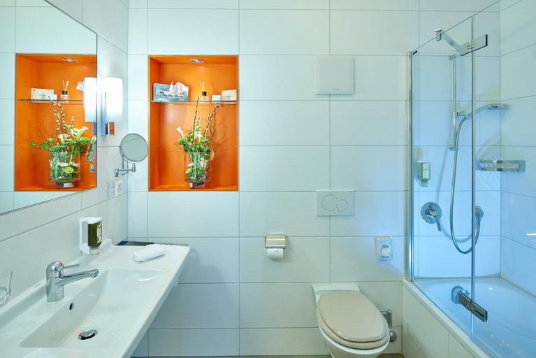 Bathroom 3, Hotel Ambassador, Brig