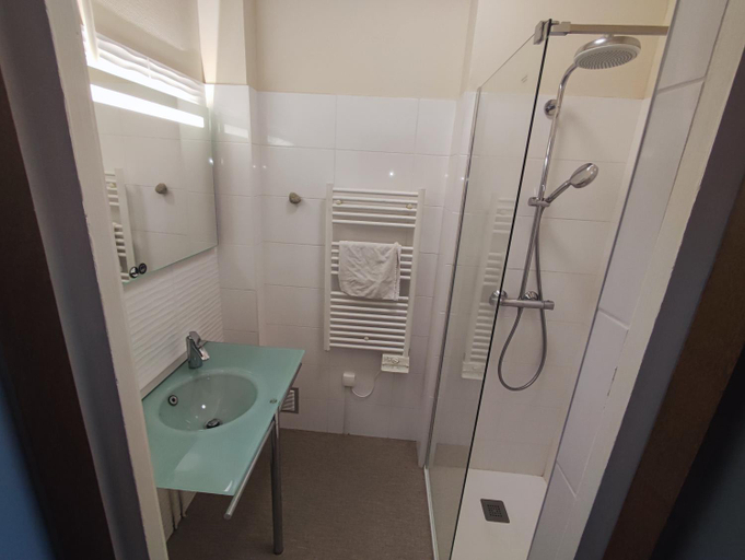 Bathroom 3, MOODz HOTEL VIENNE, Isère