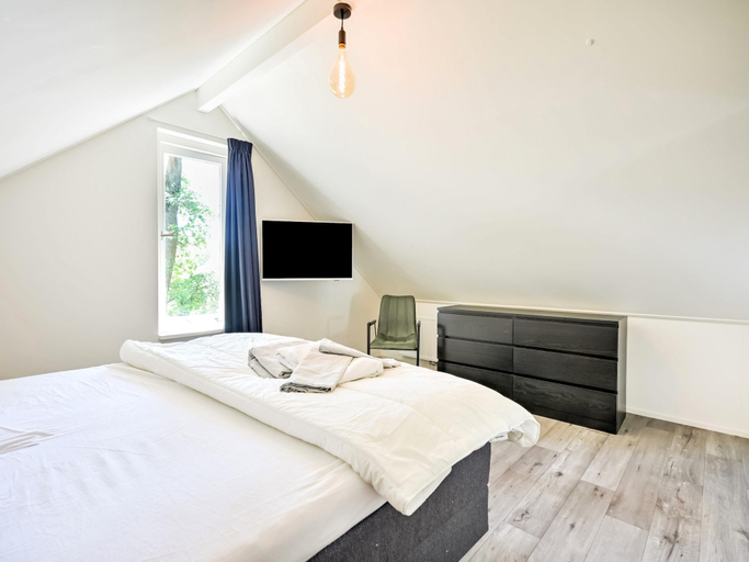 Bedroom 3, House in Reutum with Jacuzzi Forest View, Tubbergen