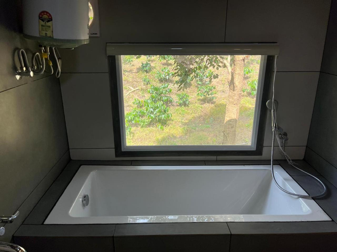 Bathroom 2, Zyamadhari, Wayanad