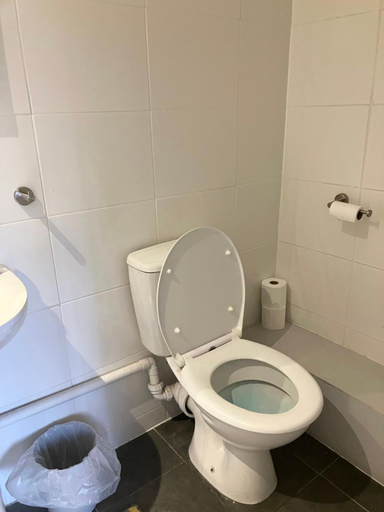Bathroom 3, The White Hart Hotel, Central Bedfordshire