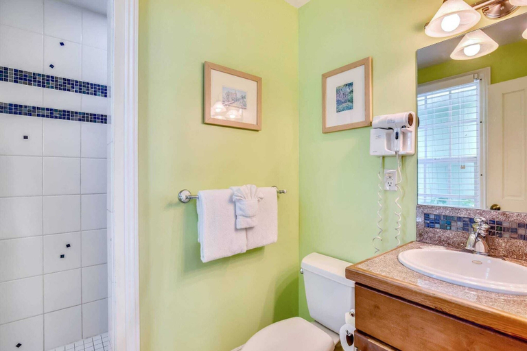 Interior 4, Paradise Place by Avantstay Key West Old Town Condo w/ Shared Pool, Monroe