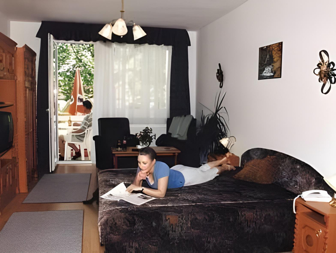 Bedroom 3, Apartman Bella Hotel, Siófok