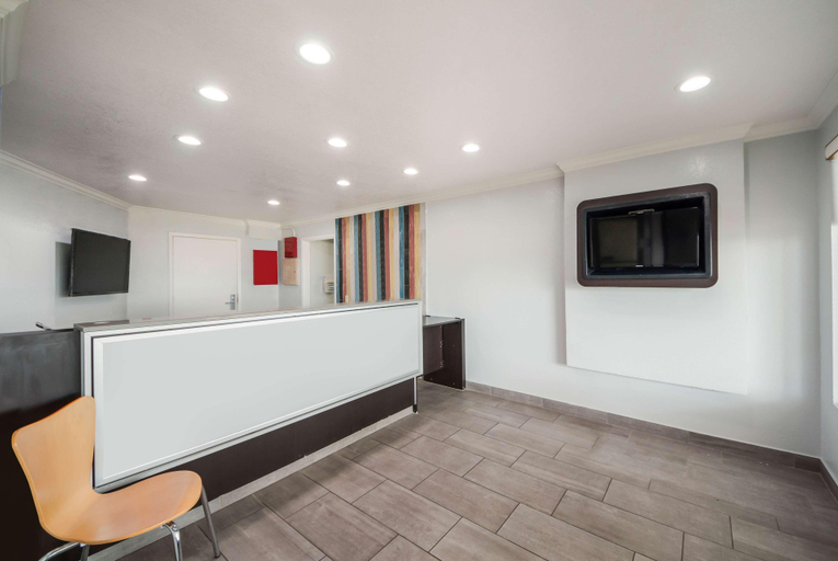 Public Area 3, Motel 6 Laredo, TX - North I-35, Webb