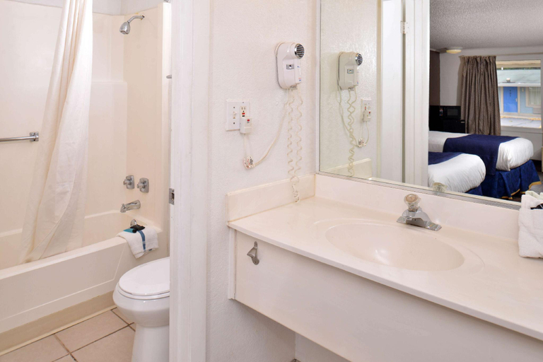 Bathroom 4, Americas Best Value Inn & Suites Jackson, MI, Jackson