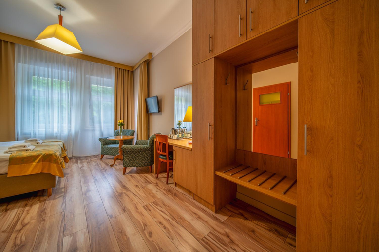 Bedroom 2, Hotel Mir-Jan SPA, Kłodzko