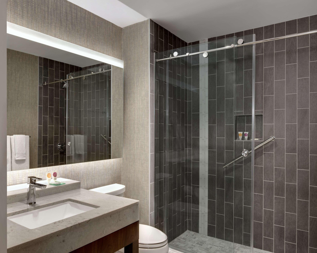 Bathroom, Hyatt Place Las Vegas at Silverton, Clark