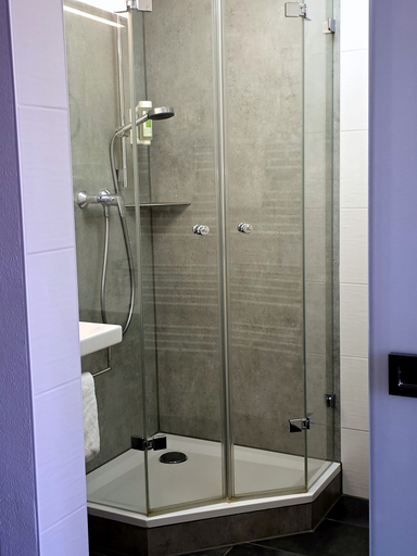 Bathroom 5, Lieth Hotel Grünreich, Heidekreis