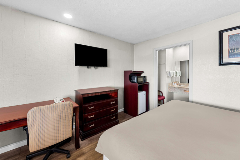 Bedroom 4, Americas Best Value Inn Marion, OH, Marion