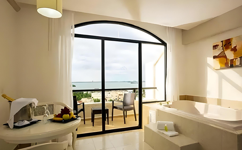 Bathroom 4, Golden Parnassus Resort & Spa - All Inclusive (Adults Only), Benito Juárez
