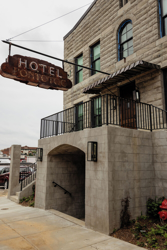 Exterior & Views 1, Hotel Pontotoc, Shelby