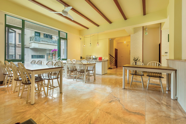 Food & Drinks, Regal Haven Elevator Hualien, Hualien