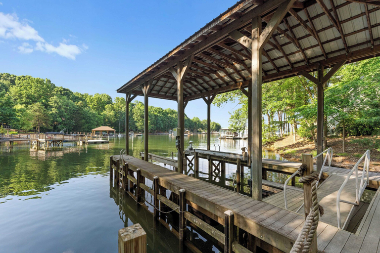 Others 5, Shoreway Cove by Avantstay Waterfront, Pool, Dock, Mecklenburg