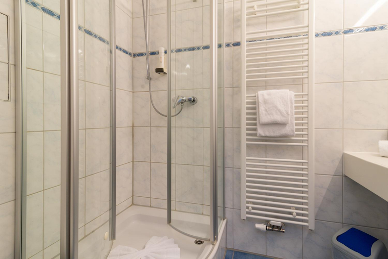 Bathroom 5, Hotel & Gasthof Richard Held, Regensburg