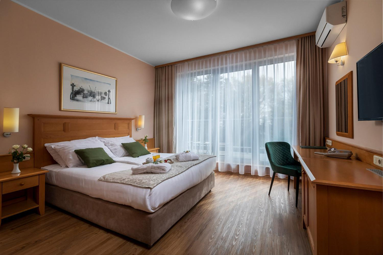 Bedroom 2, Grand Hotel BELLEVUE, Hoce-Slivnica
