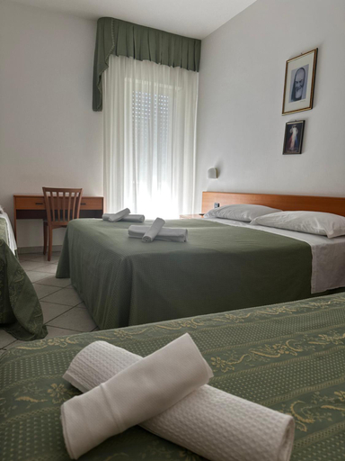 Bedroom 2, Hotel San Francesco, Foggia
