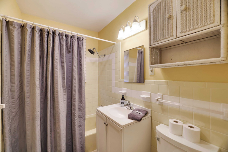 Bathroom 3, Hot Tub + Sauna + Deck + Firepit + Beach Access + Near Dining Grateful Escape by Avantstay, Carbon