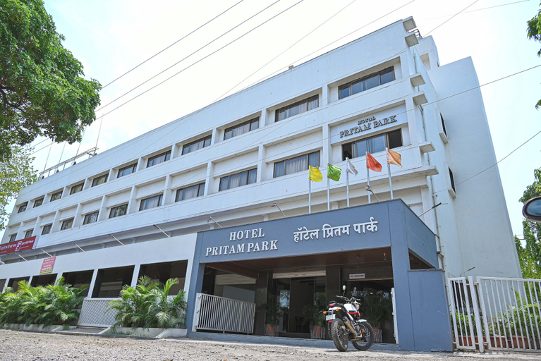 Exterior & Views, Pritam Park Hotel, Jalgaon