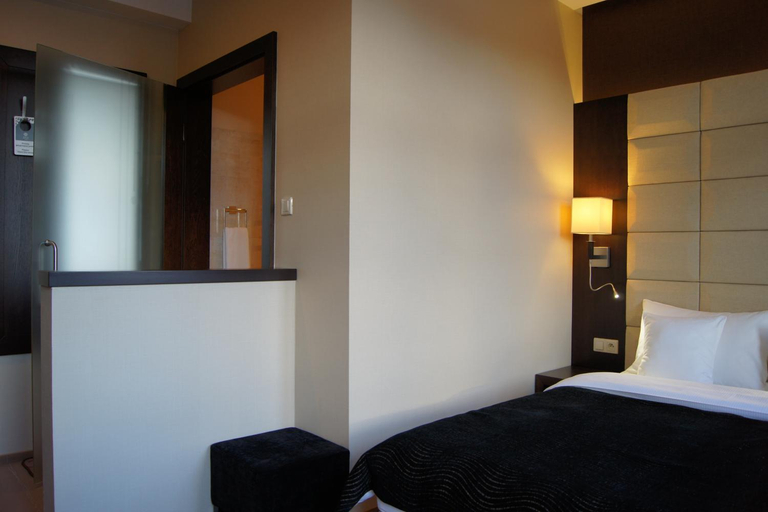 Bedroom 2, Arte, Brzeg