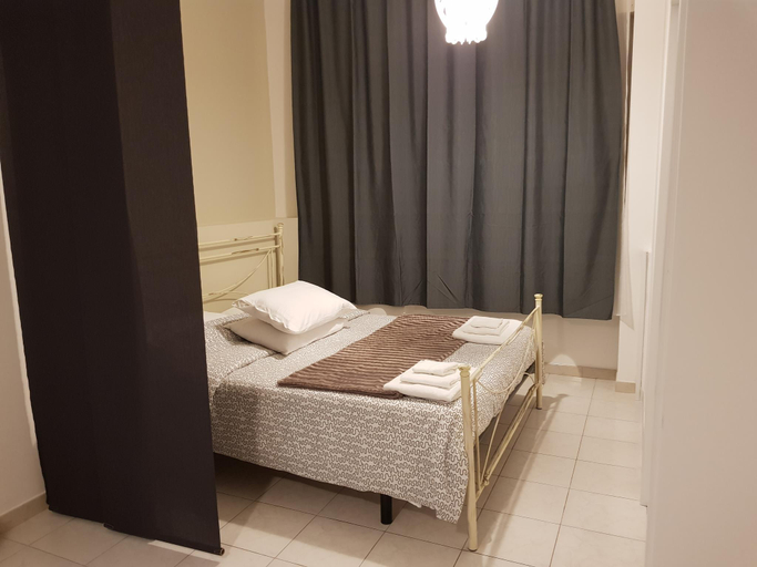 Others 3, Happy apartment, Lecce