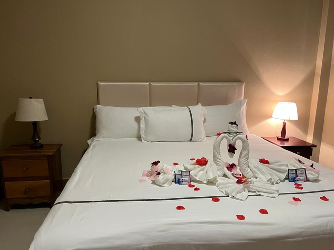 Bedroom 2, Enjoy Hotel