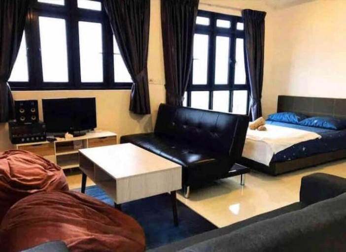 Others 5, RM50  SUPER KING BED PROMO 🛌  5 MINS to LEGOLAND, Johor Bahru