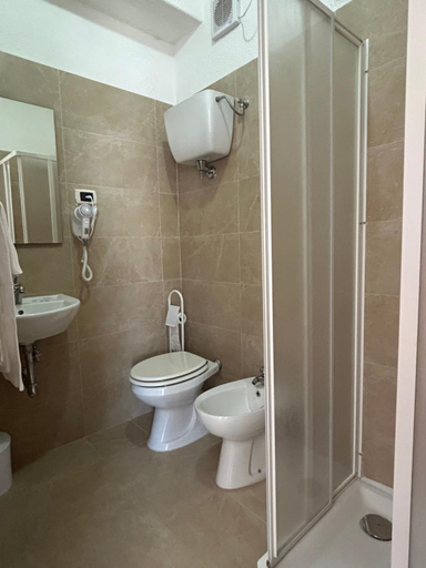 Bathroom 4, Belvedere, Perugia