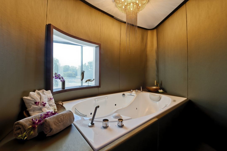 Bathroom 5, Seerose Resort & Spa, Kulm