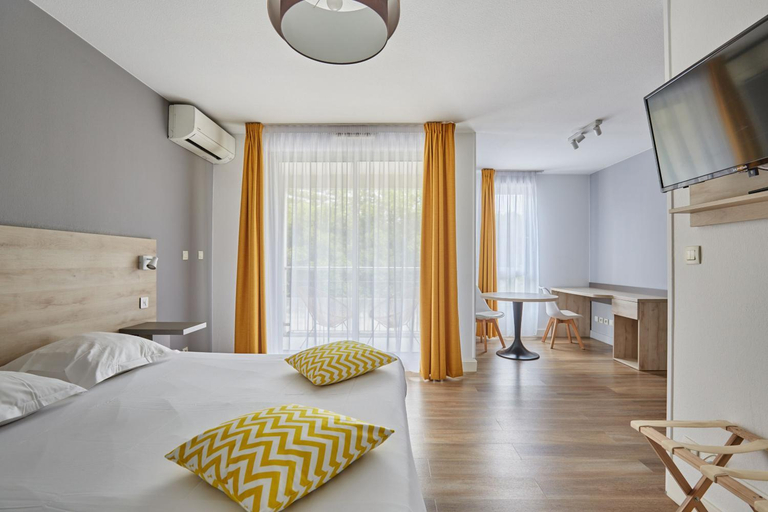 Bedroom 3, Appart'hôtel Odalys City - Aix en Provence Ouest, Bouches-du-Rhône