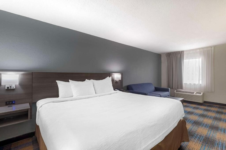 Bedroom 4, Downtown Inn & Studio Suites, Shelby