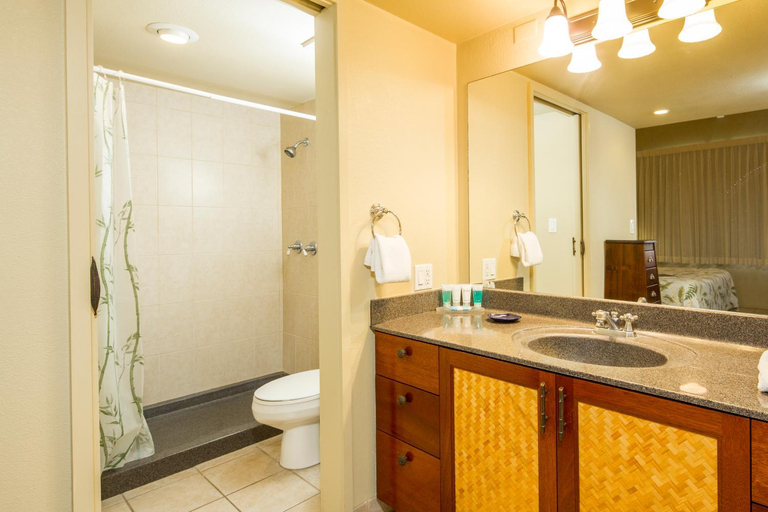 Bathroom 3, Castle Kama'ole Sands, Maui