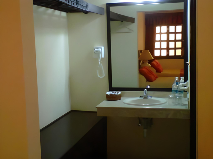 Bathroom 4, Hotel Zaci, Valladolid