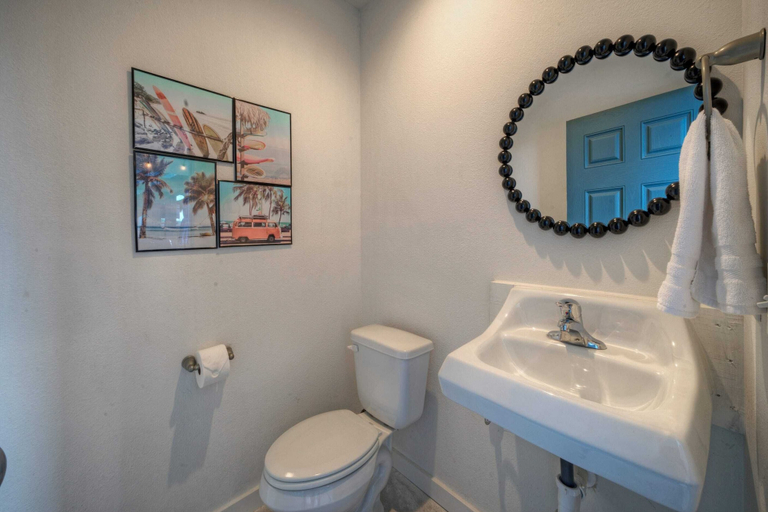 Bathroom 4, Private Pool, Fire Pit, Beach Boardwalk Access, Views The Madison by Avantstay, Nueces