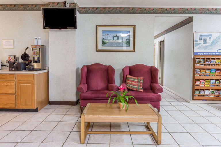 Public Area 2, Days Inn by Wyndham Bedford, Bedford City