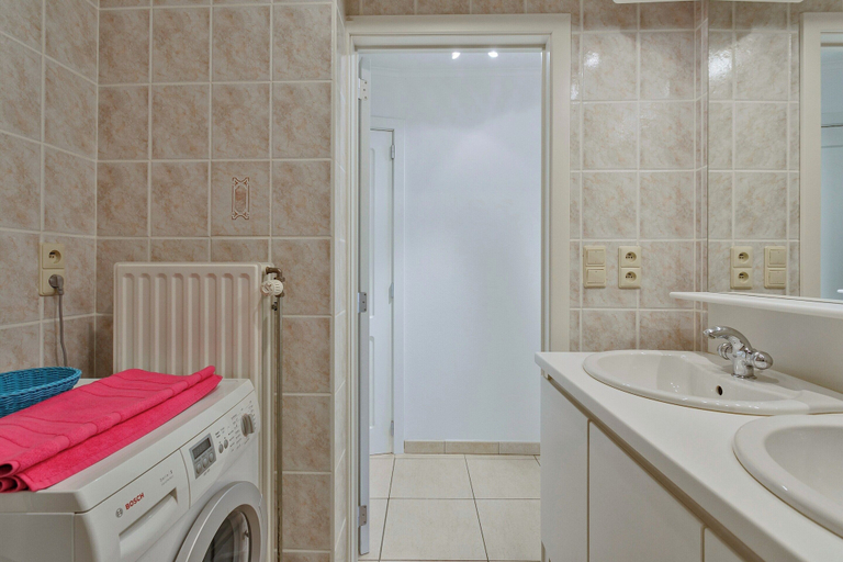 Bathroom 2, Luxbeach Apartment in Blankenberge, West-Vlaanderen