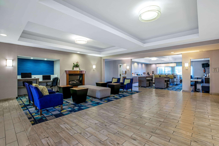 Public Area 2, La Quinta Inn & Suites by Wyndham Manteca - Ripon, San Joaquin