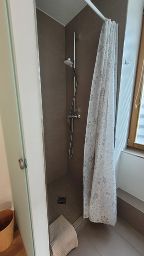 Bathroom 5, das Hofchen Stadecken, Mainz-Bingen