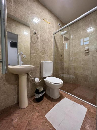 Bathroom, Hotel Paraiso - Facil acesso as faculdades e FarmShow, Barreiras