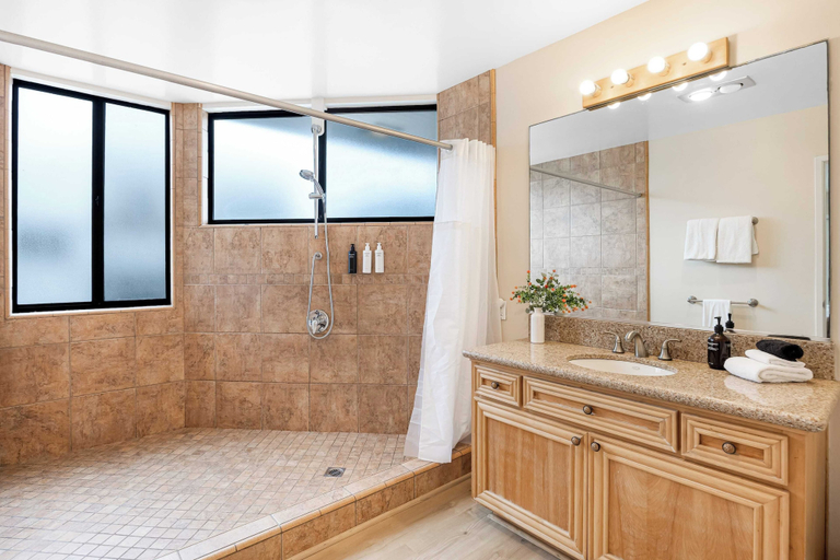 Interior 3, Beachfront Home w/ Ocean Views Right on Mission Beach Belmont by Avantstay, San Diego