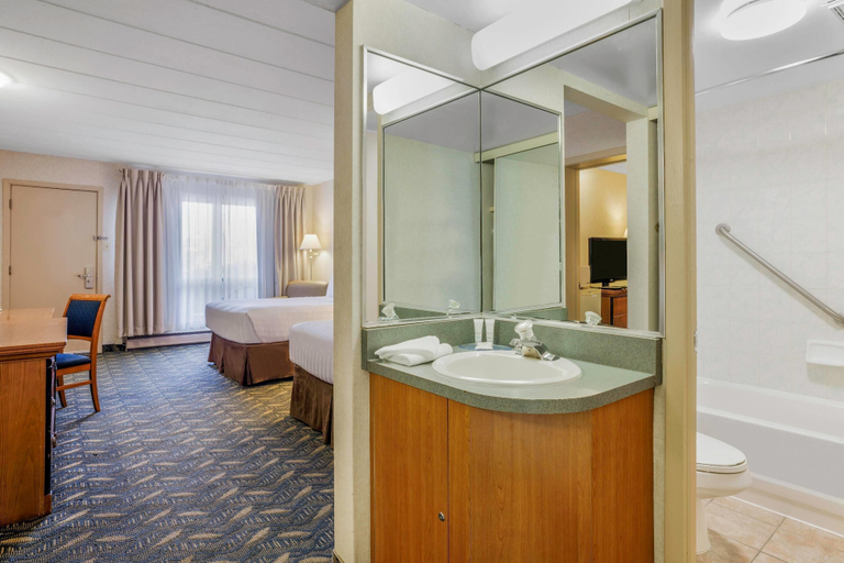 Bathroom 10