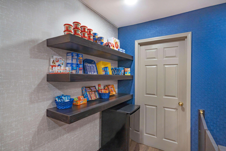 Food & Drinks 5, Days Inn by Wyndham Cookeville, Putnam
