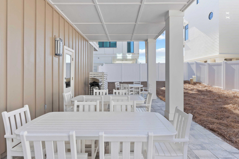 Food & Drinks 5, Grayt Digs by Avantstay Next to Beach, Oceanview, Walton
