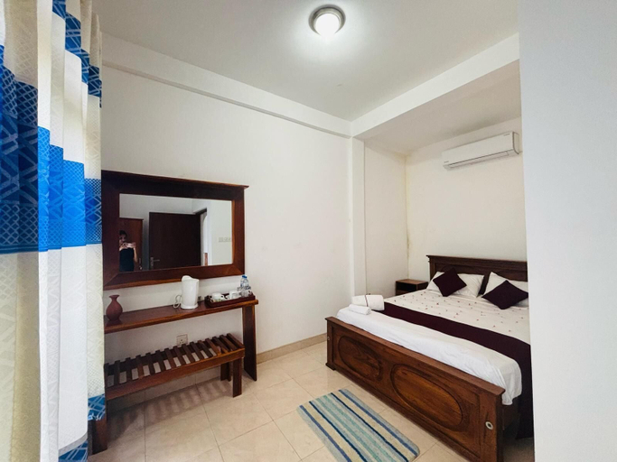 Bedroom 3, Green Path, Minuwangoda