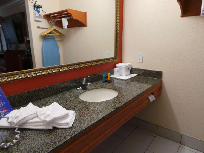 Bathroom, Americas Best Value Inn And Suites-Alvin-Houston, Brazoria