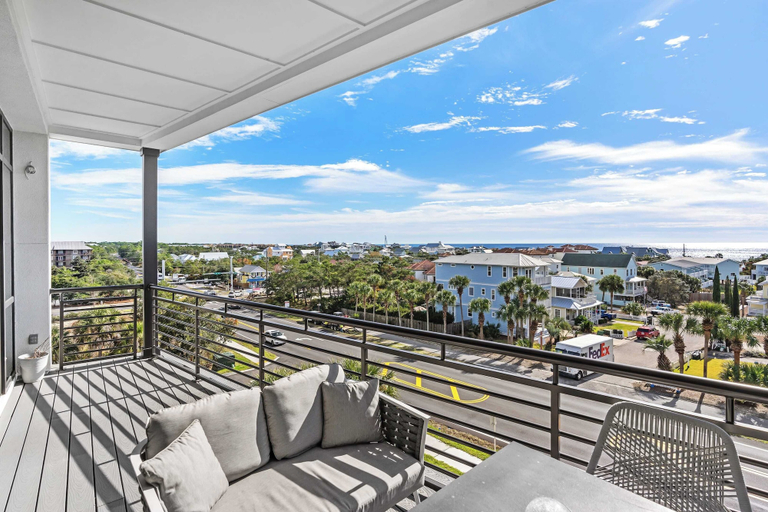 Others 4, Crest One by Avantstay Rooftop Views, Pool Access, Golf Cart Included, Walton